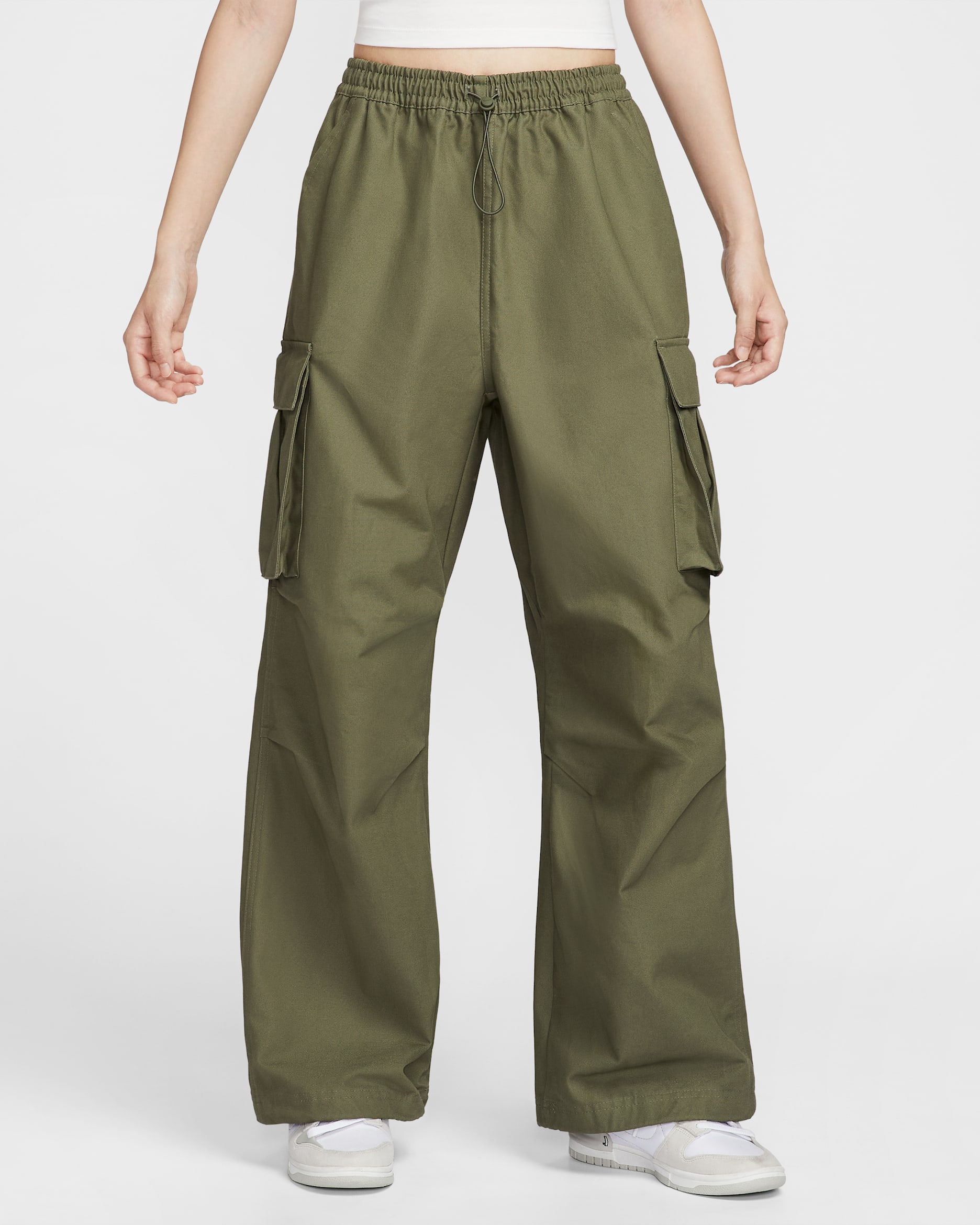 Nike Sportswear Women's Mid-Rise Oversized Woven Cargo Pants. Nike JP